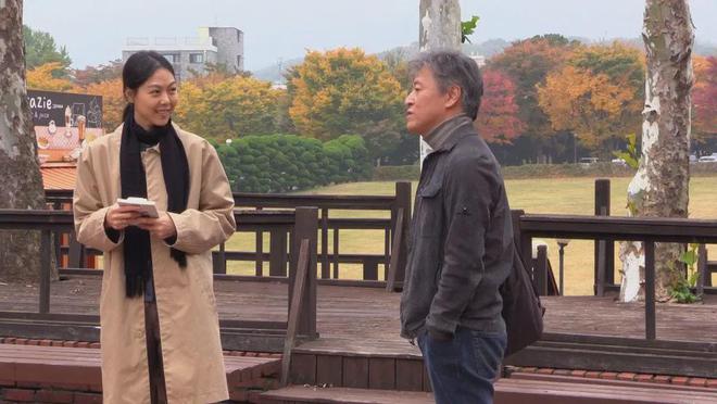 奇趣分分彩:有皱纹、有白发,但你无法停止注视她